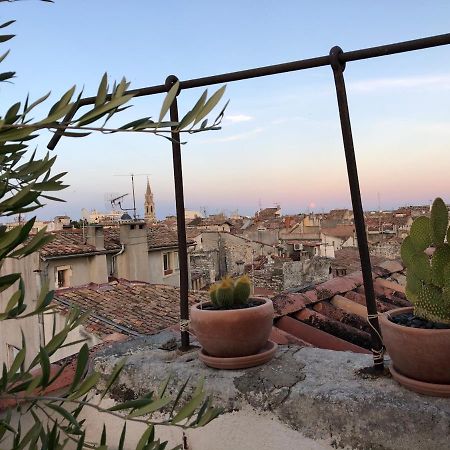 Appartement Avec Terrasse Panoramique Au Coeur De نيم المظهر الخارجي الصورة