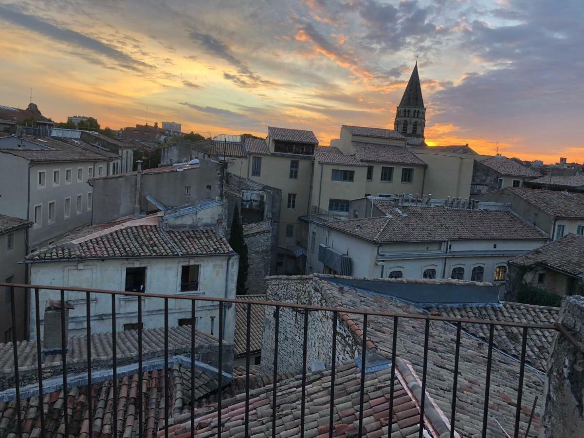 Appartement Avec Terrasse Panoramique Au Coeur De نيم المظهر الخارجي الصورة